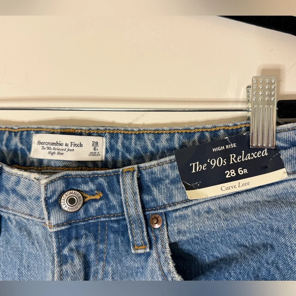 Abercrombie Curve Love Jeans - Picture 5 of 6
